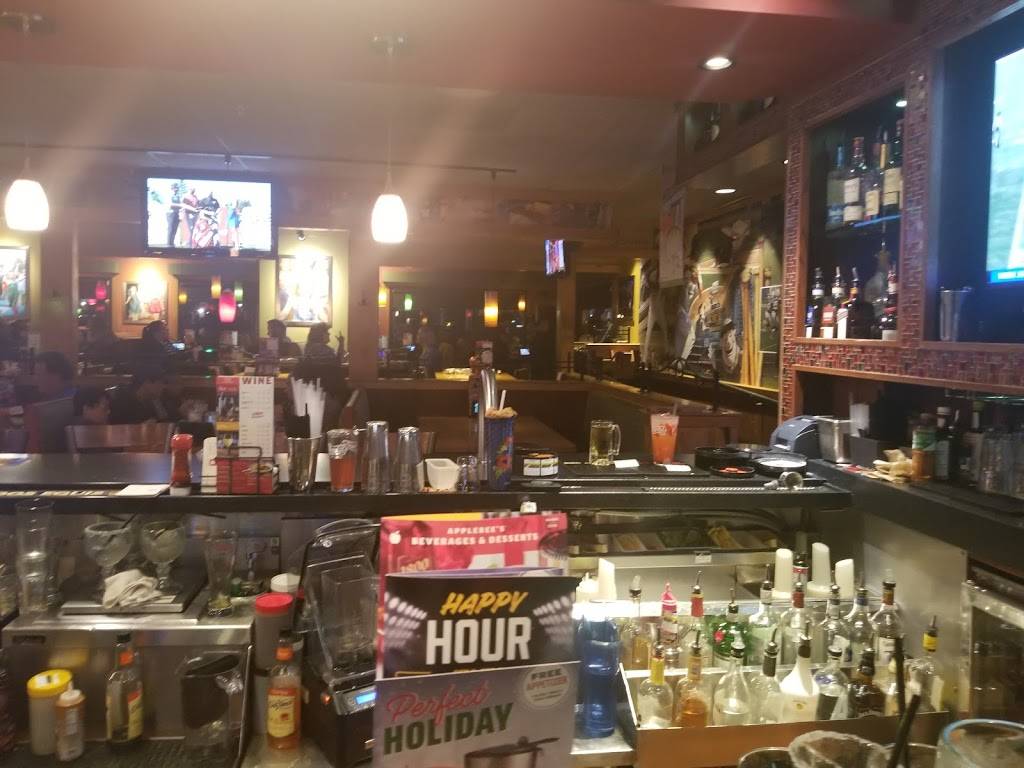 Applebees Grill + Bar | restaurant | 107 Fletcher Pkwy, El Cajon, CA 92020, USA | 6195933066 OR +1 619-593-3066