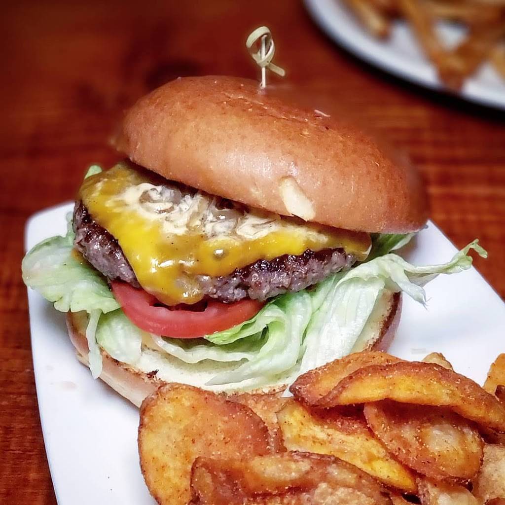 Gunbarrel Tavern & Eatery | restaurant | 1001 Heavenly Village Way, South Lake Tahoe, CA 96150, USA | 5305421460 OR +1 530-542-1460