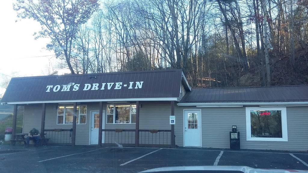 Toms Drive-In | restaurant | 620 S Washington Ave, Pulaski, VA 24301, USA | 5409801752 OR +1 540-980-1752