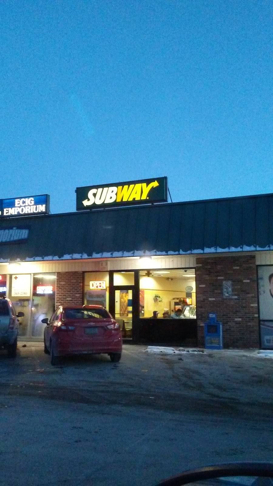 Subway | restaurant | 403 Cleveland St, Elyria, OH 44035, USA | 4403665261 OR +1 440-366-5261