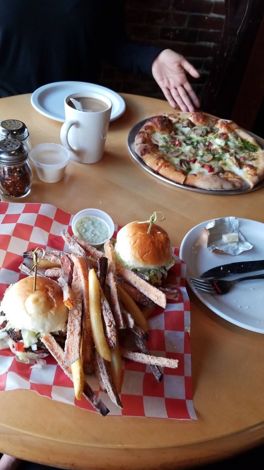 Bella Luna Bistro | cafe | 350 W Main St, Merced, CA 95340, USA | 2093831700 OR +1 209-383-1700