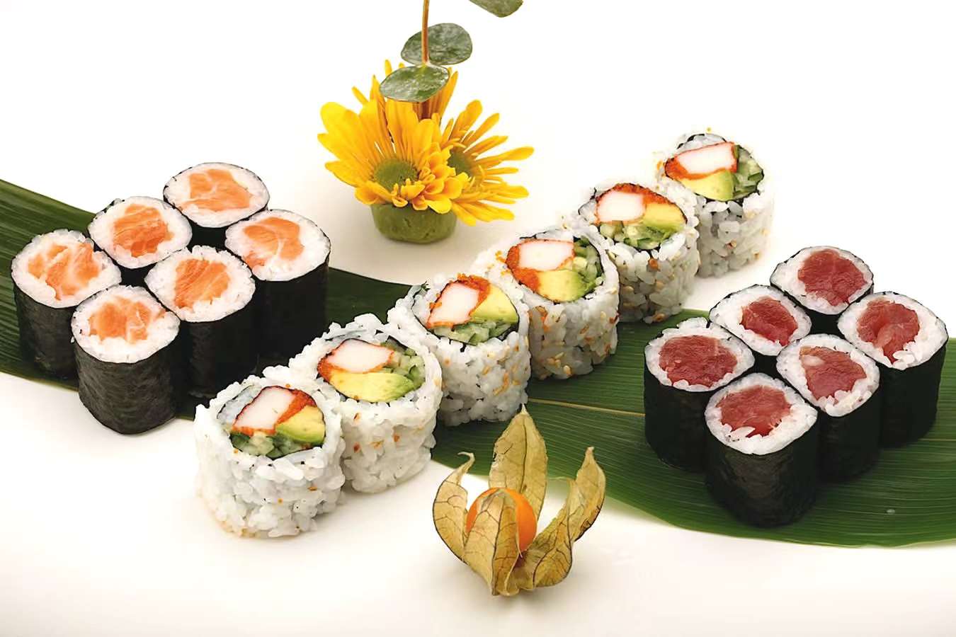 Saka Sushi & Asian Cusine | restaurant | 83-34 Parsons Blvd, Queens, NY 11432, United States | 7186835933 OR +1 718-683-5933