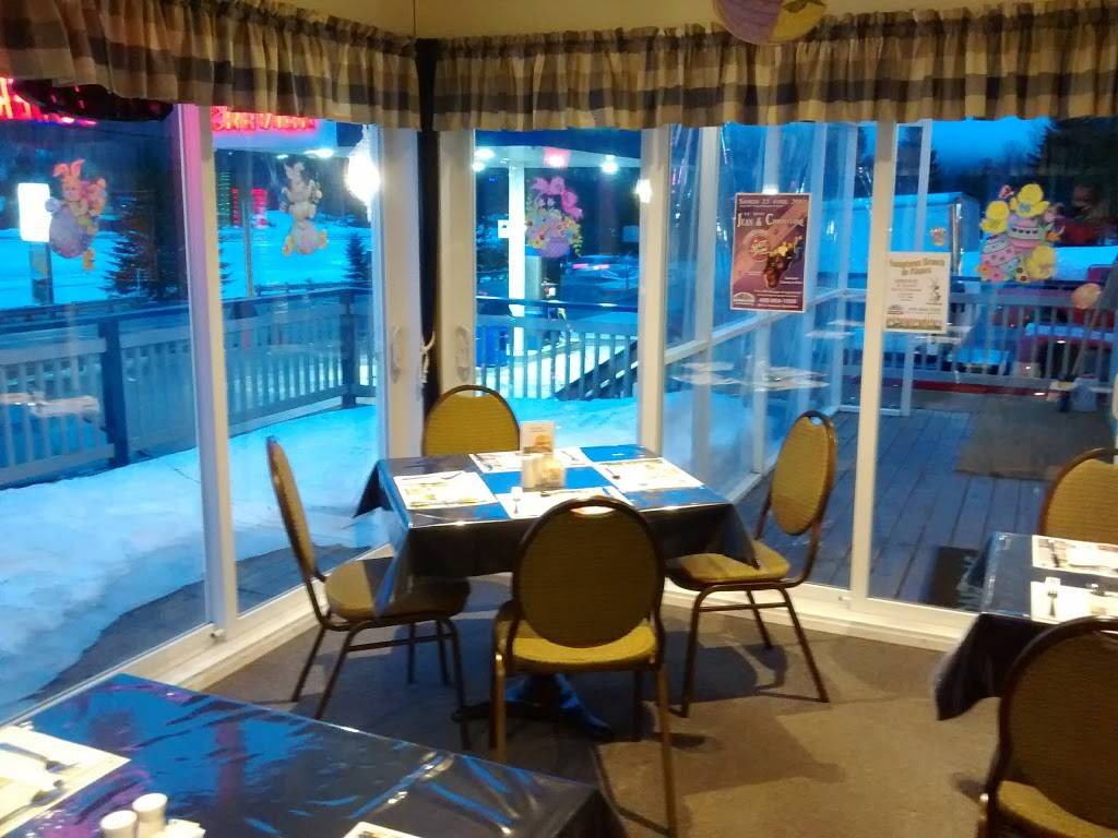 Sommet du Nord (Le) | restaurant | 5888 Rue Principale, Saint-Zénon, QC J0K 3N0, Canada | 4508841555 OR +1 450-884-1555