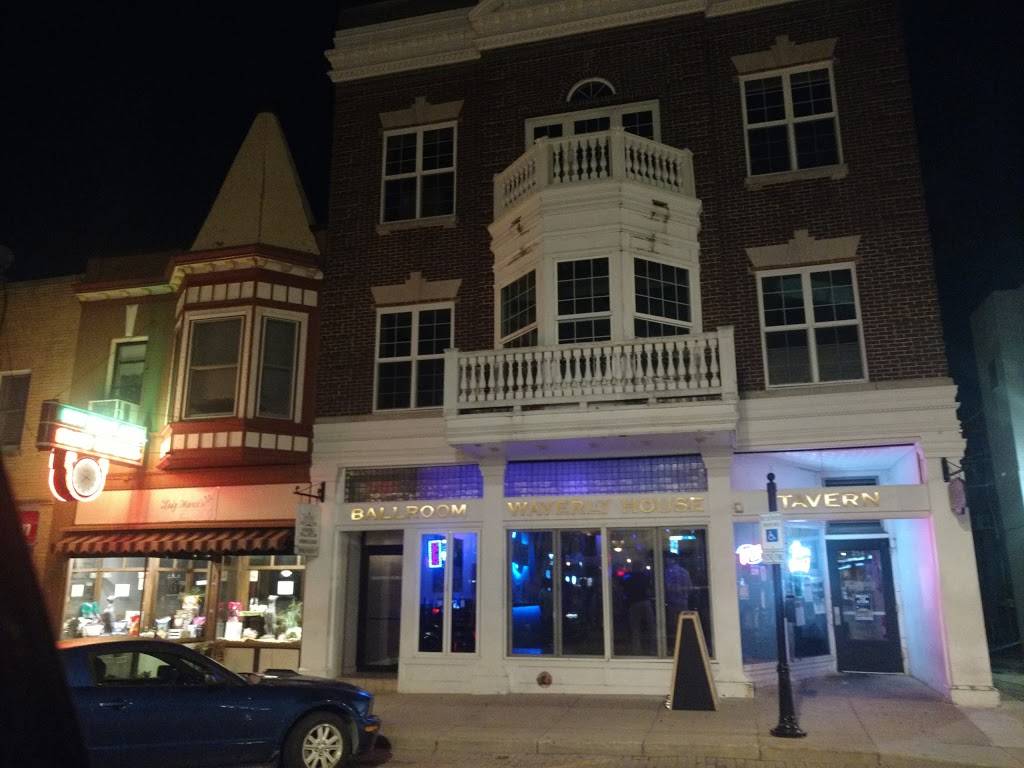 Main Street PourHouse | restaurant | 214 Main St, Woodstock, IL 60098, USA | 8155277210 OR +1 815-527-7210