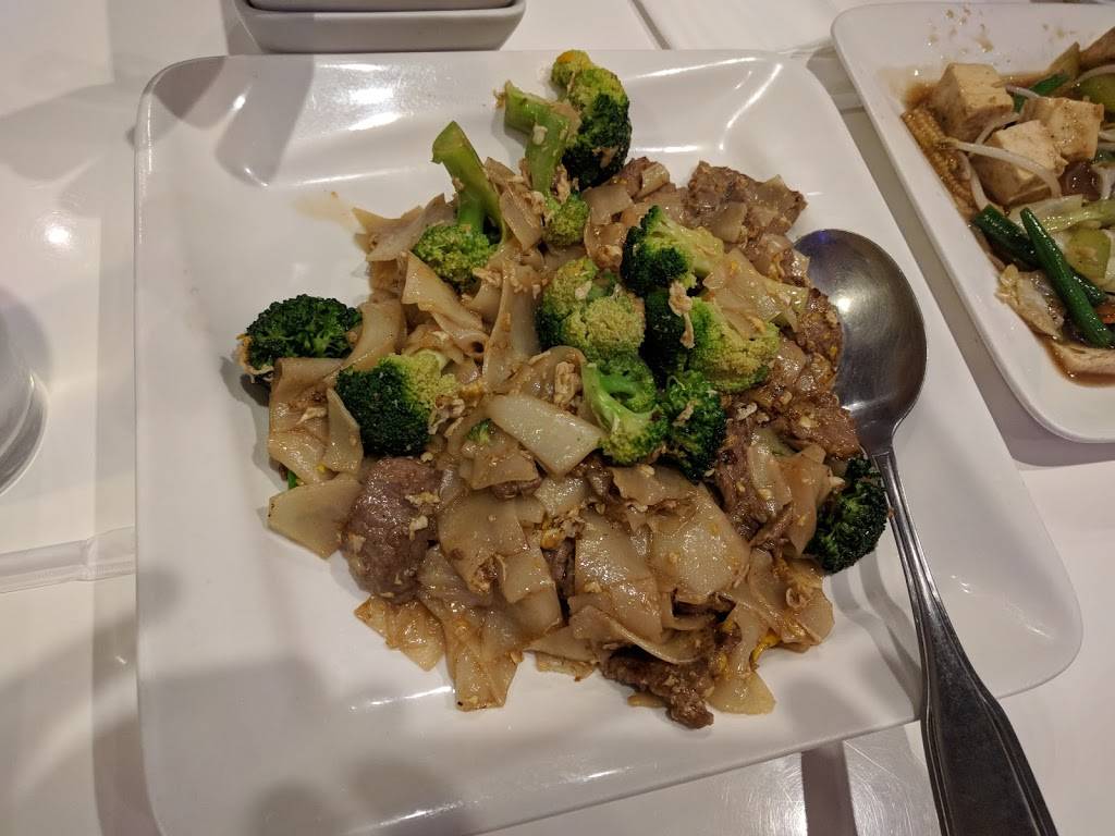 Monster Thai Thai Cuisine | restaurant | 12920 Riverside Dr, Sherman Oaks, CA 91423, USA | 8189905206 OR +1 818-990-5206