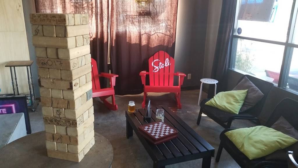 Escape Bar & Grill | restaurant | 9004 NE Sandy Blvd, Portland, OR 97220, USA | 5032554300 OR +1 503-255-4300