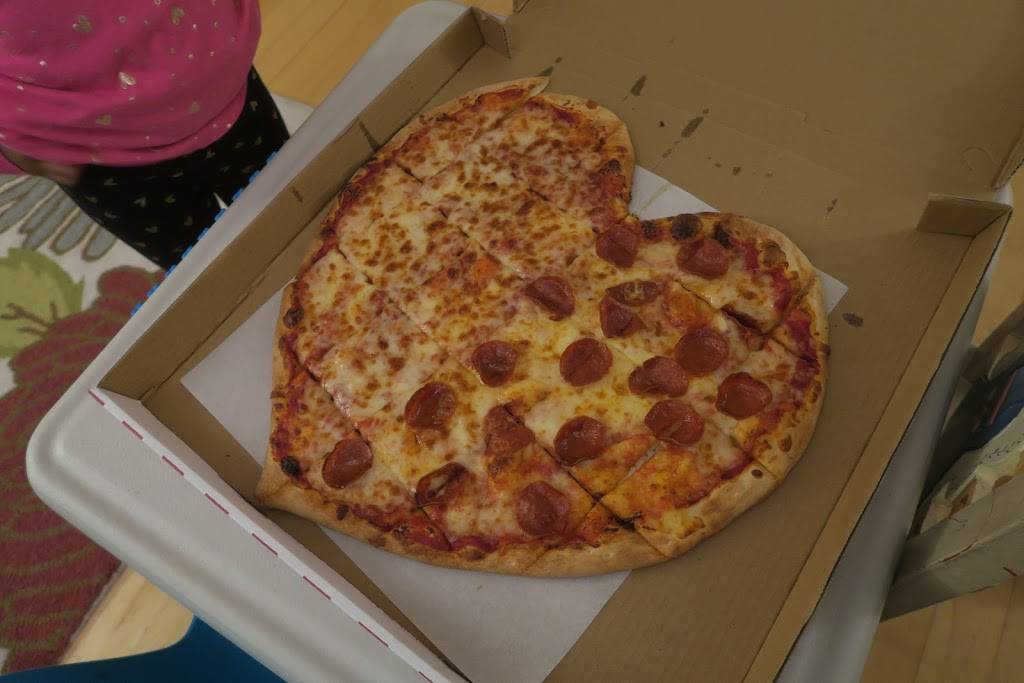 Renos Pizzeria | meal delivery | 4006 W Riverside Dr, Burbank, CA 91505, USA | 8188438550 OR +1 818-843-8550