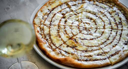 Freds Chicago | restaurant | 15 East W Oak St, Chicago, IL 60611, USA | 3125961111 OR +1 312-596-1111