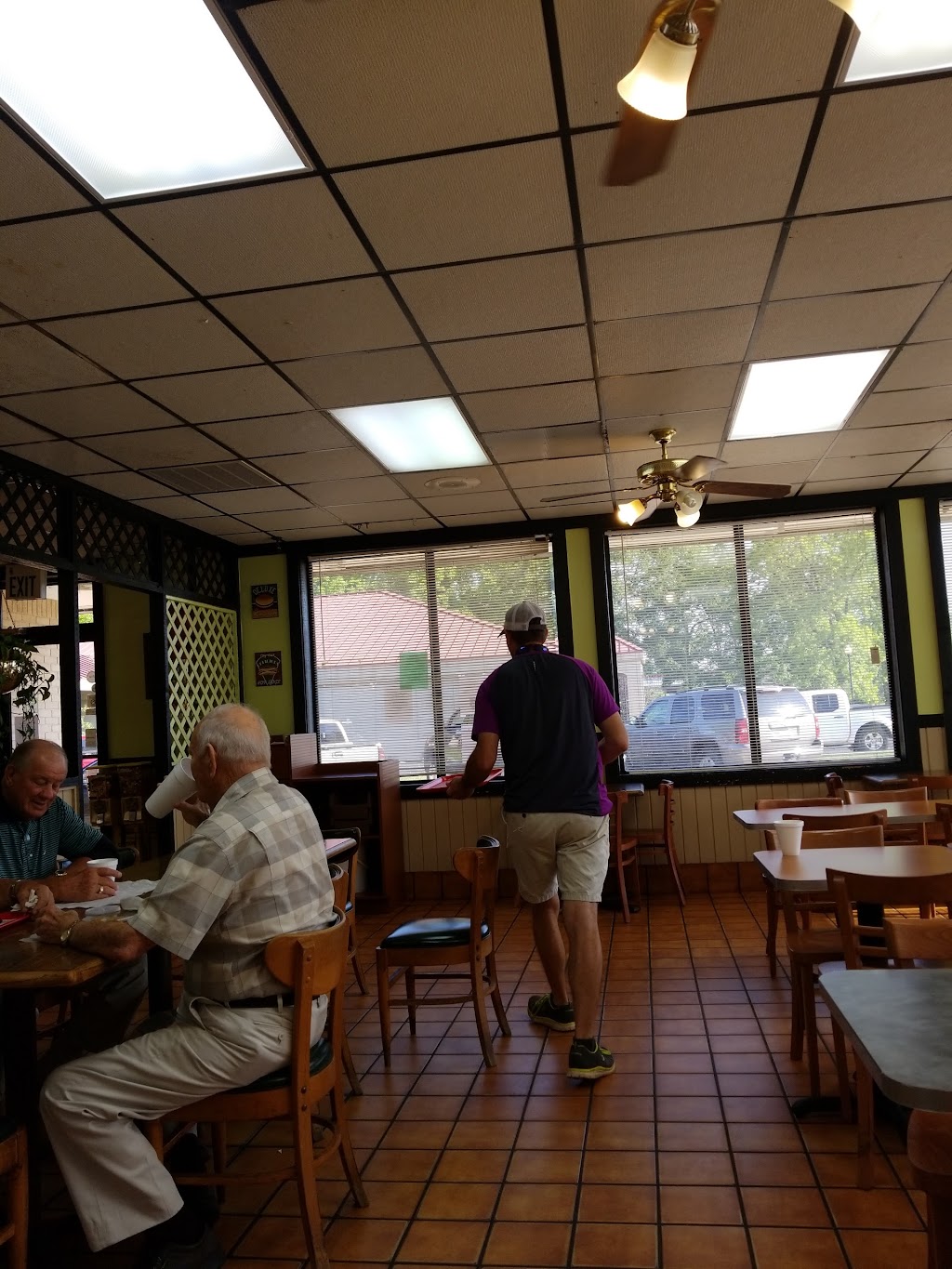 Bertiles Restaurant | restaurant | 222 S Jackson St, Grove Hill, AL 36451, USA | 2512753455 OR +1 251-275-3455