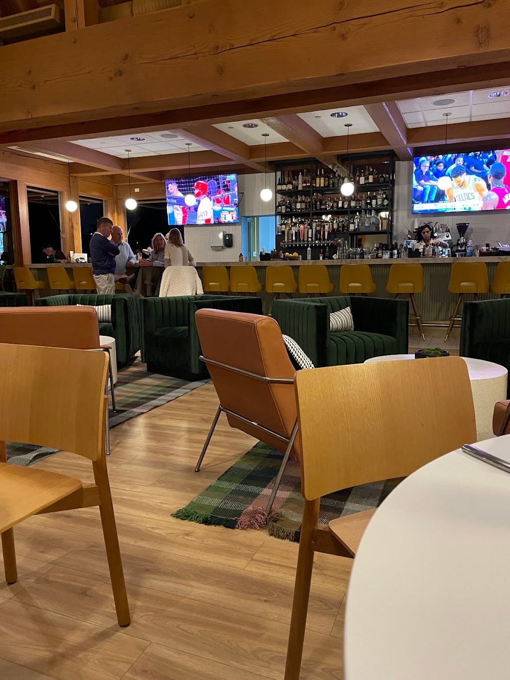 The Lawn Grill Restaurant Wilmette | restaurant | 3900 Fairway Dr #1088, Wilmette, IL 60091, USA | 8472569626 OR +1 847-256-9626