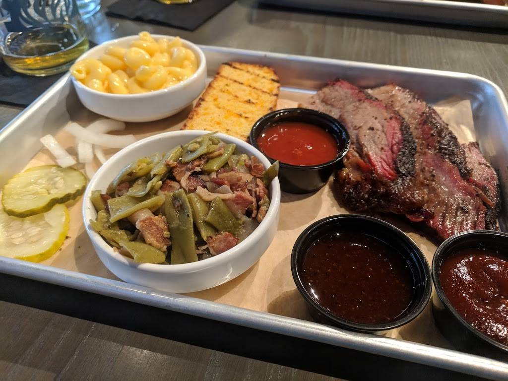 SmokeWorks | restaurant | 121 N College Ave, Bloomington, IN 47404, USA | 8122878190 OR +1 812-287-8190