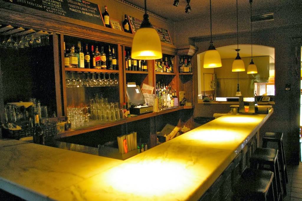 Centro Cafe | restaurant | 808 E Center St, Milwaukee, WI 53212, USA | 4144553751 OR +1 414-455-3751