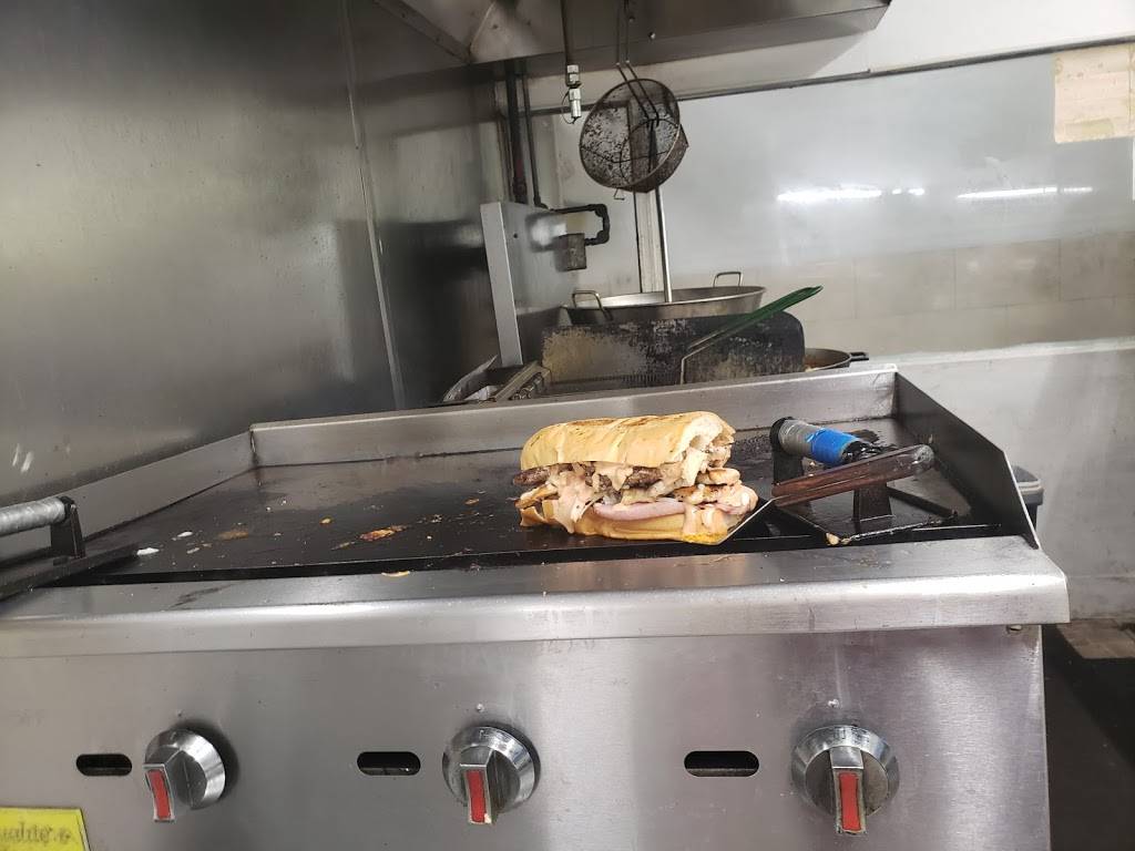 La Reina de la Fritura | restaurant | 5425 S Orange Blossom Trail, Orlando, FL 32839, USA | 4074123891 OR +1 407-412-3891