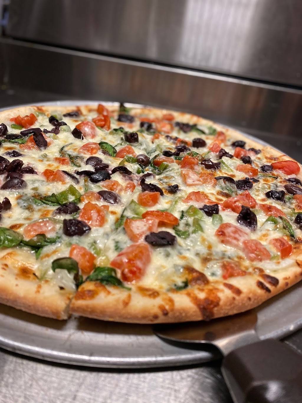 Due Amici Pizzeria | restaurant | 2124 Edgewater Dr, Orlando, FL 32804, USA | 4077307747 OR +1 407-730-7747