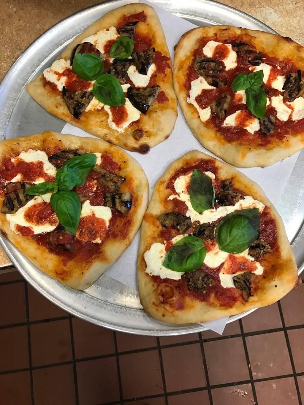 Taverna Della Pizza | restaurant | Old Stage Rd, Spotswood, NJ 08884, USA | 7322512554 OR +1 732-251-2554