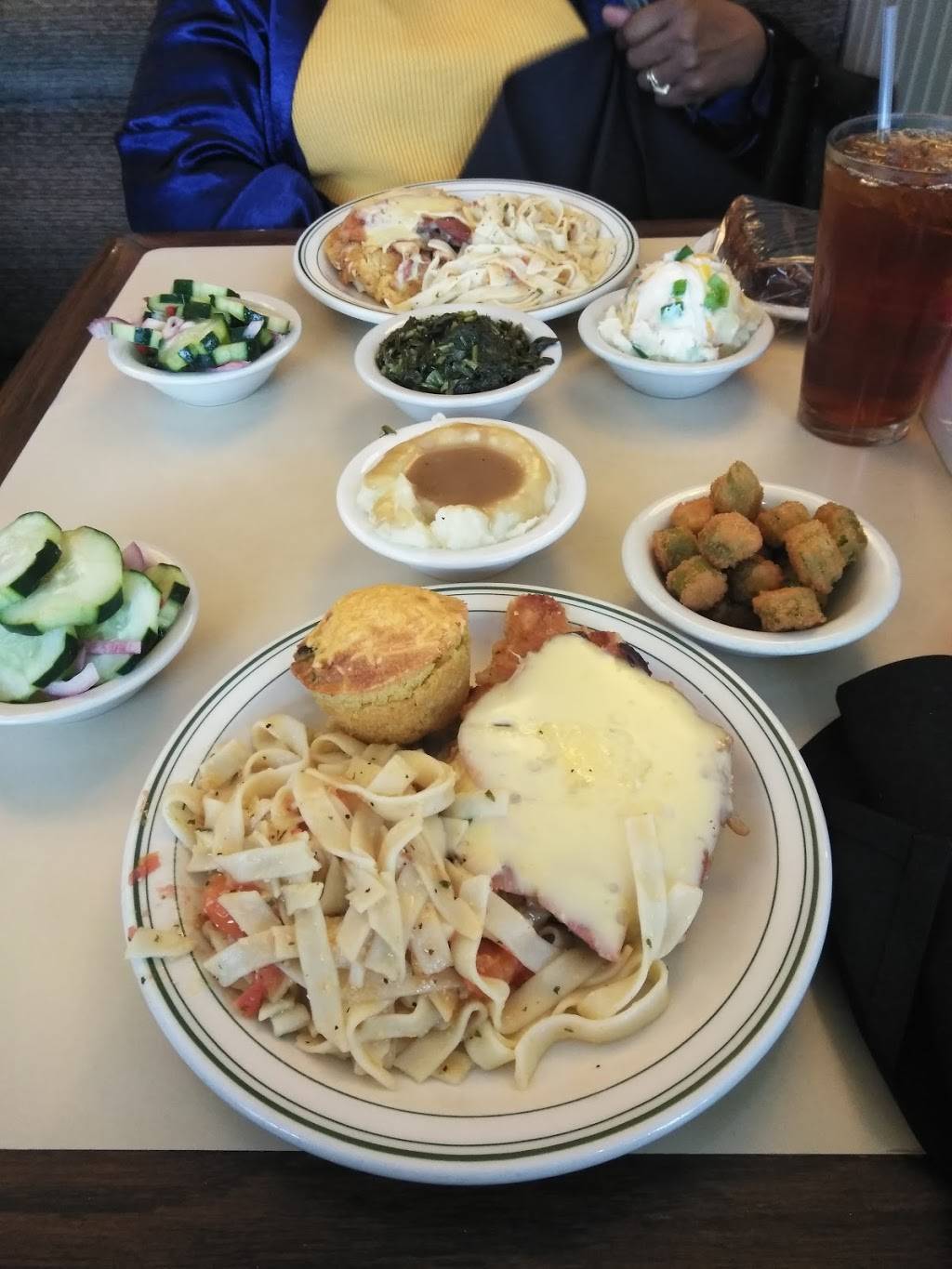 Highland Park Cafeteria | bakery | 1200 N Buckner Blvd, Dallas, TX 75218, USA | 2143245000 OR +1 214-324-5000