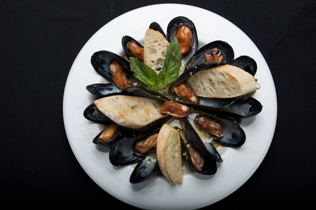 Primo Pasta Kitchen | night club | 8557 Fort Smallwood Rd, Riviera Beach, MD 21122, USA | 4103602211 OR +1 410-360-2211