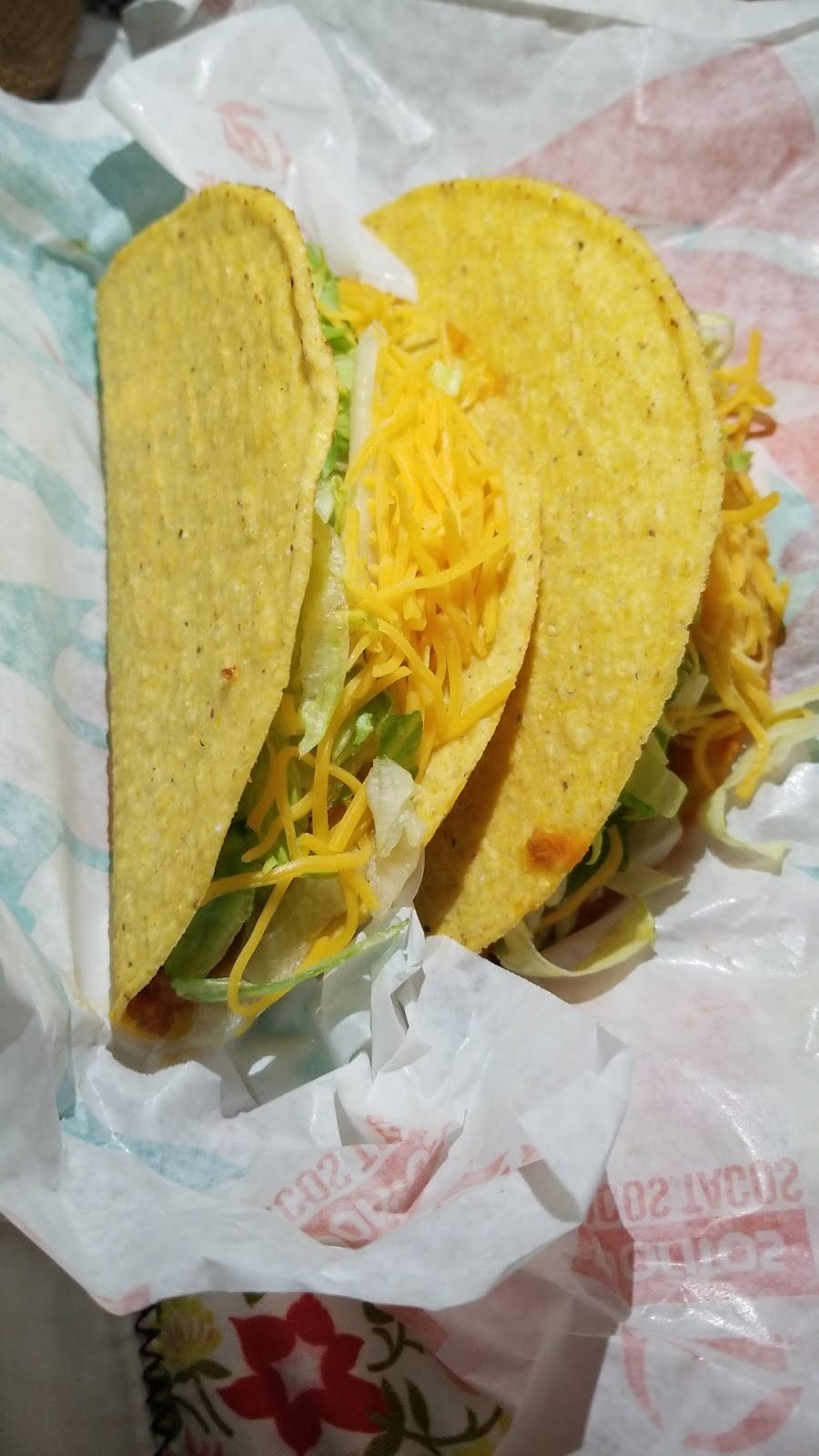 Taco Bell | meal takeaway | 13905 Wellington Trace, Wellington, FL 33414, USA | 5614292095 OR +1 561-429-2095