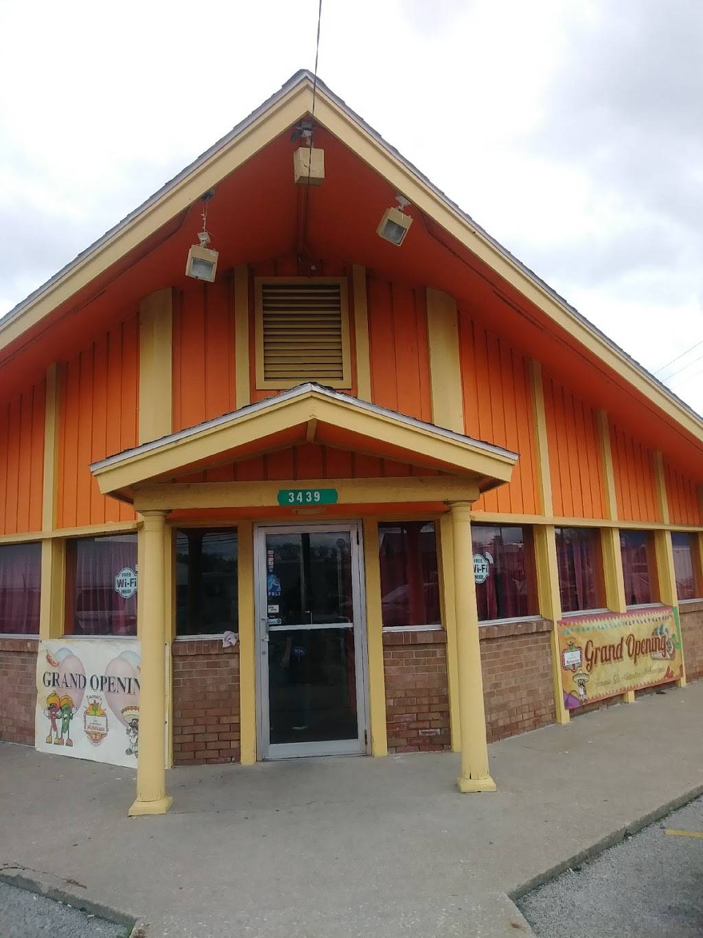 Taqueria La Autentica Michoacana | restaurant | 3439 Hill Ave, Toledo, OH 43607, USA | 4192141305 OR +1 419-214-1305