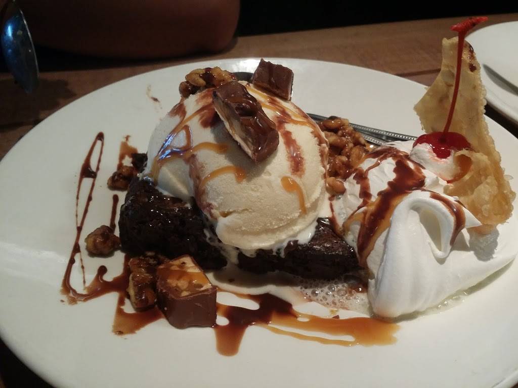 Houlihans | restaurant | 9365 Rain Lily Trail, Fort Worth, TX 76177, USA | 8177502190 OR +1 817-750-2190