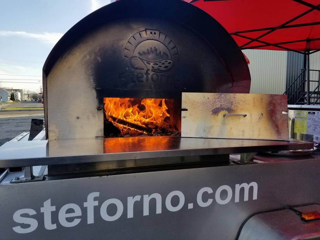 Steforno La Fabrique | restaurant | 514 Rue Lindsay, Drummondville, QC J2B 1H4, Canada | 8198503226 OR +1 819-850-3226