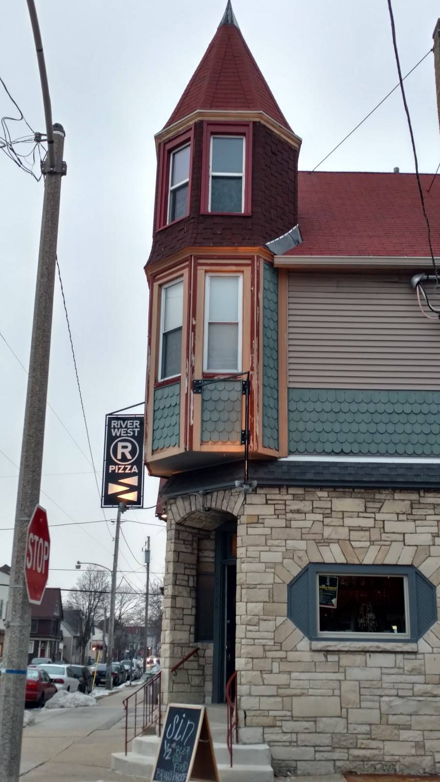 Riverwest Pizza | restaurant | 53212, 930 E Wright St, Milwaukee, WI 53212, USA | 4142699703 OR +1 414-269-9703