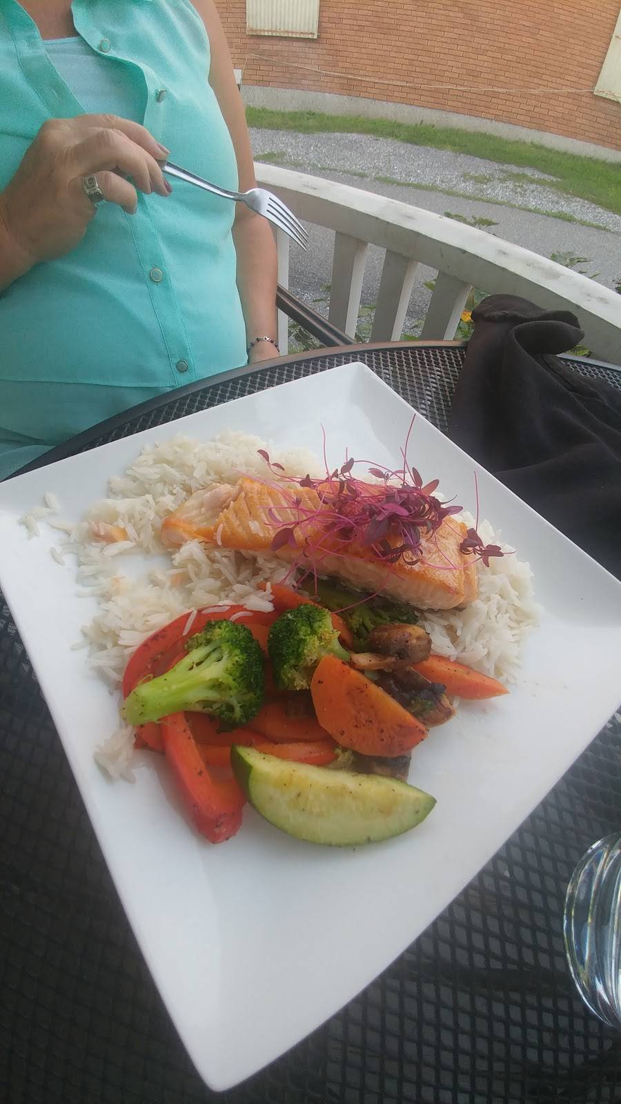 La Braoule | restaurant | 929 Rue Principale, Roxton Pond, QC J0E 1Z0, Canada | 4509946450 OR +1 450-994-6450