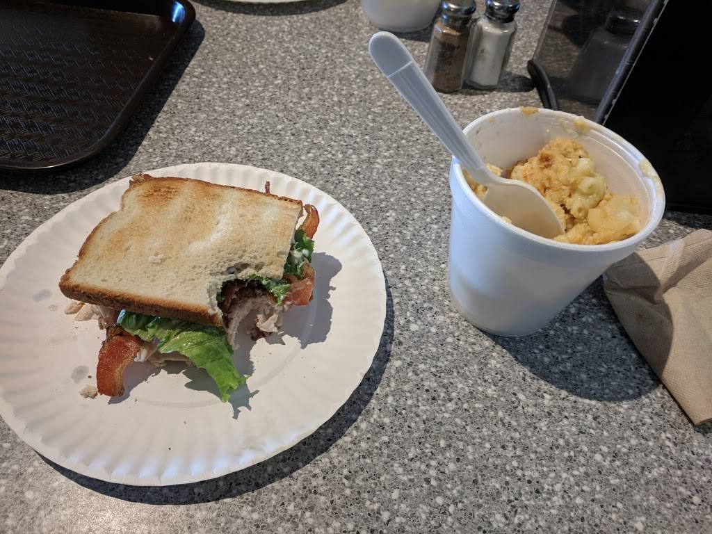 Velasko Pizzeria & Deli | restaurant | 4800 McDonald Rd, Syracuse, NY 13215, USA | 3154763455 OR +1 315-476-3455