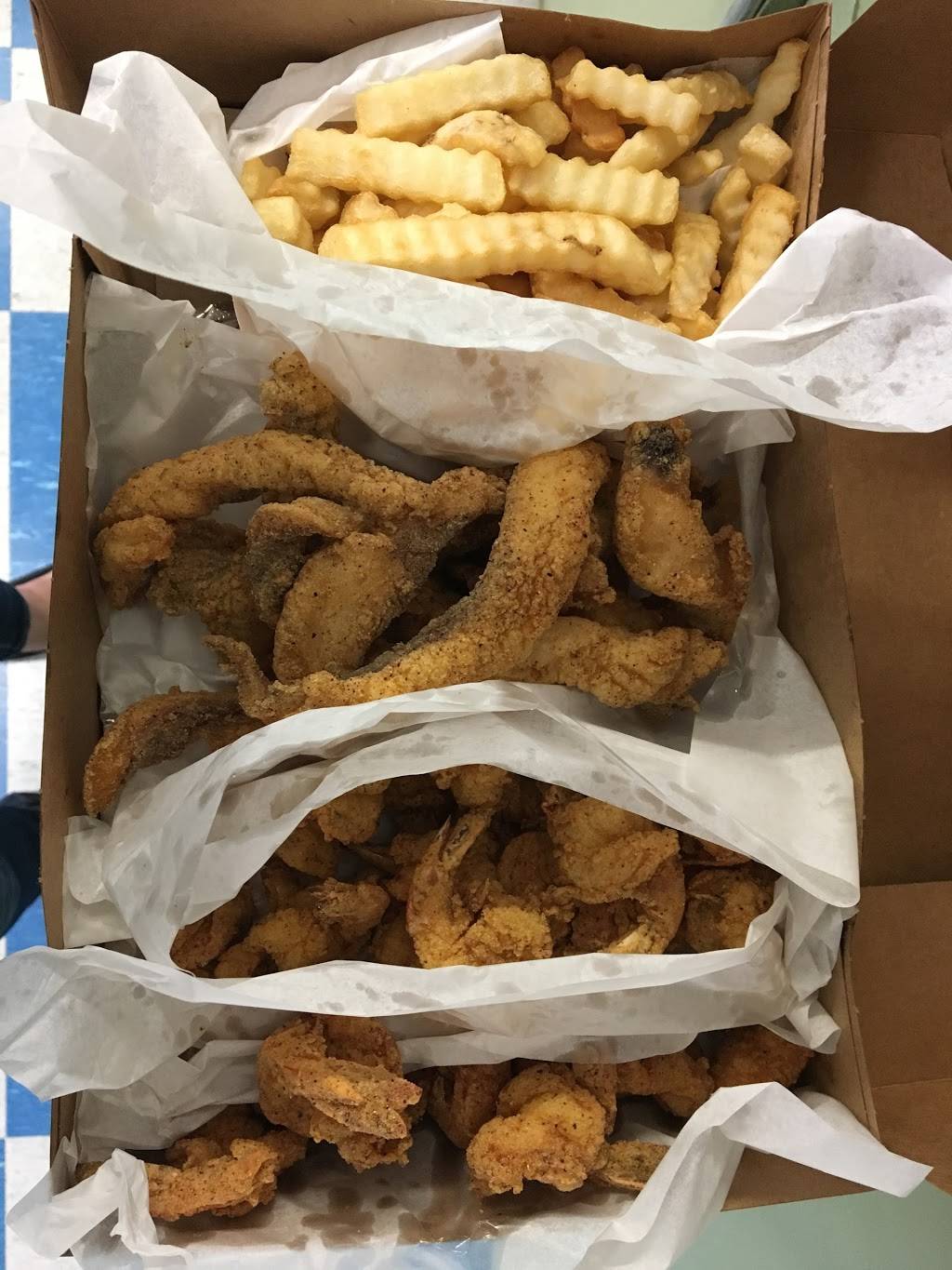 Fish Outlet | restaurant | 1703 E Alondra Blvd, Compton, CA 90221, USA | 3106378518 OR +1 310-637-8518