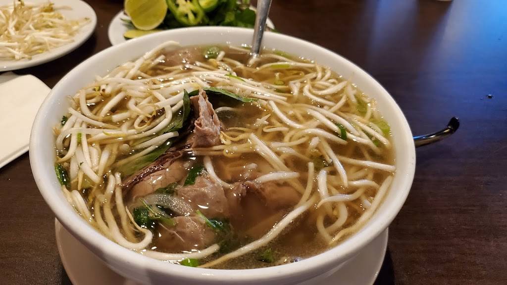 Pho Bulous | restaurant | 4167, 3409 S Broadway #700, Edmond, OK 73013, USA | 4054755599 OR +1 405-475-5599