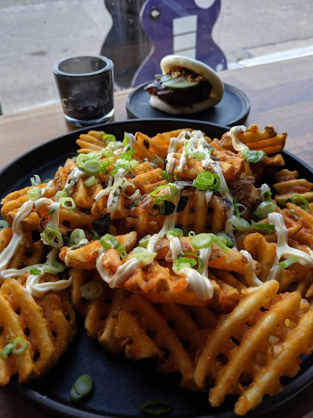 Lucky Cat Ramen | restaurant | 2583 Broad Ave, Memphis, TN 38112, USA | 9012088145 OR +1 901-208-8145