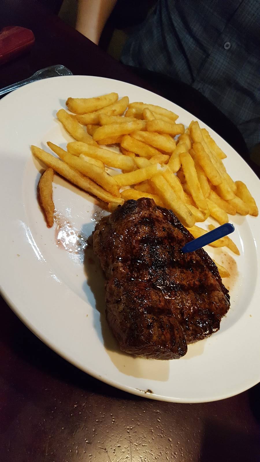 Brown Derby Lyndhurst | restaurant | 5370 Mayfield Rd, Cleveland, OH 44124, USA | 4407201173 OR +1 440-720-1173