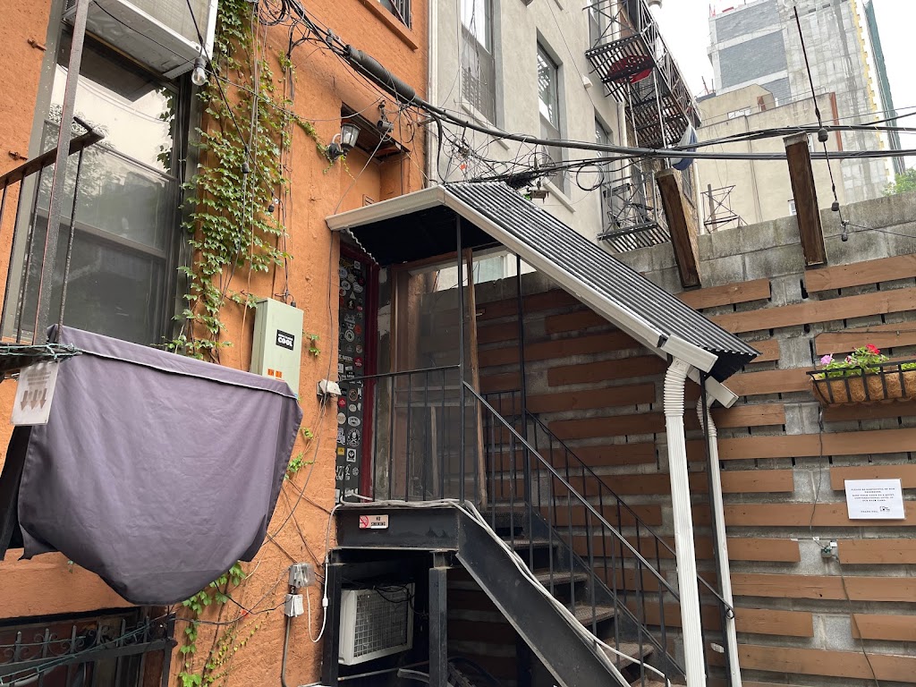 Fourth Avenue Pub | restaurant | 76 4th Ave, Brooklyn, NY 11217, USA | 7186432273 OR +1 718-643-2273