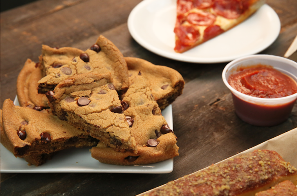 Pizza Hut | restaurant | 1025 Christiana Rd, Newark, DE 19713, USA | 3024538200 OR +1 302-453-8200