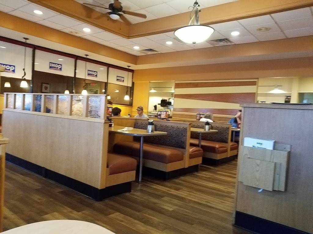 IHOP | bakery | 345 E, FL-44, Wildwood, FL 34785, USA | 3527486074 OR +1 352-748-6074