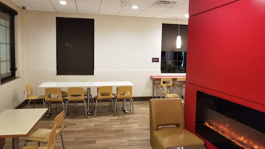 Wendys | restaurant | 32 Old Town House Rd, South Yarmouth, MA 02664, USA | 5083942985 OR +1 508-394-2985
