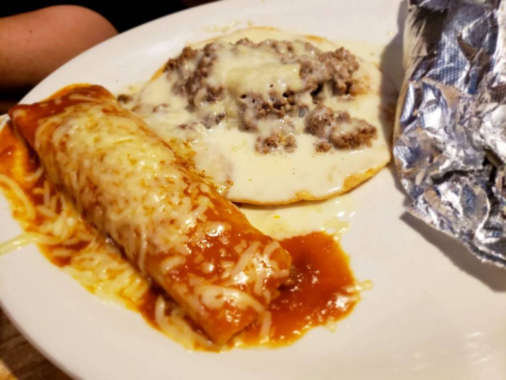 El Tapatio Inc | restaurant | 2300 Camanche Ave, Clinton, IA 52732, USA | 5632423885 OR +1 563-242-3885