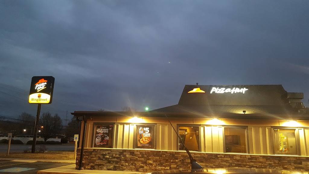 Pizza Hut | meal takeaway | 1209 W Ehringhaus St, Elizabeth City, NC 27909, USA | 2523383964 OR +1 252-338-3964