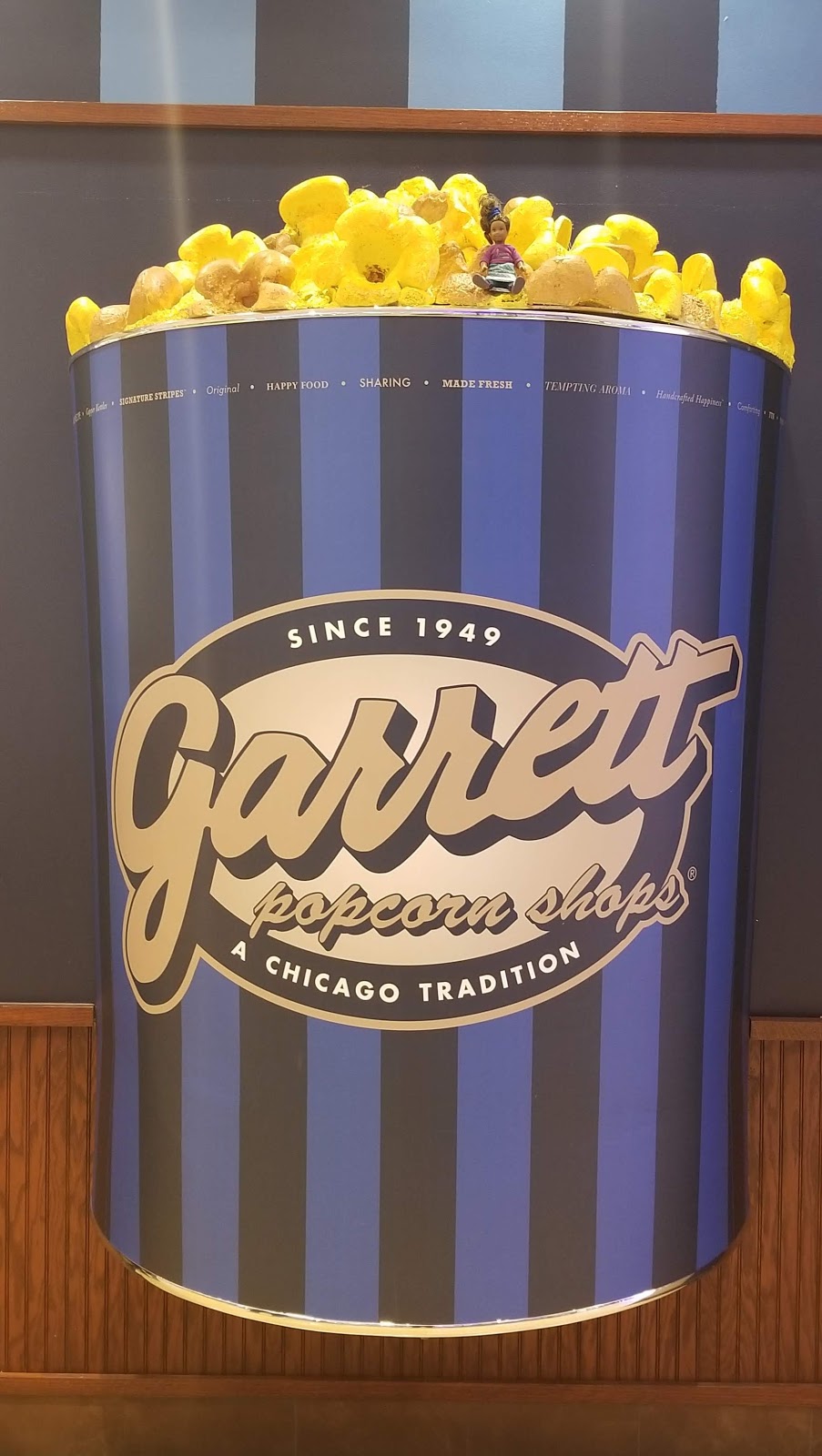 Garrett Popcorn Shops | meal takeaway | 835 Michigan Ave, Chicago, IL 60611, USA | 8884767267 OR +1 888-476-7267