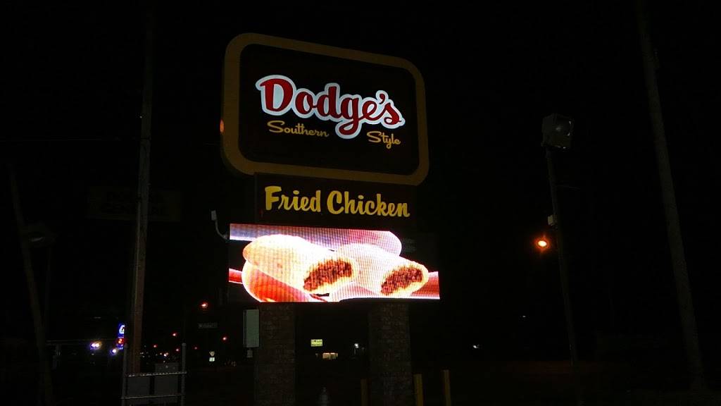 Dodges - Memphis, Elvis Presley | restaurant | 3923 Elvis Presley Blvd, Memphis, TN 38116, USA | 9013965557 OR +1 901-396-5557