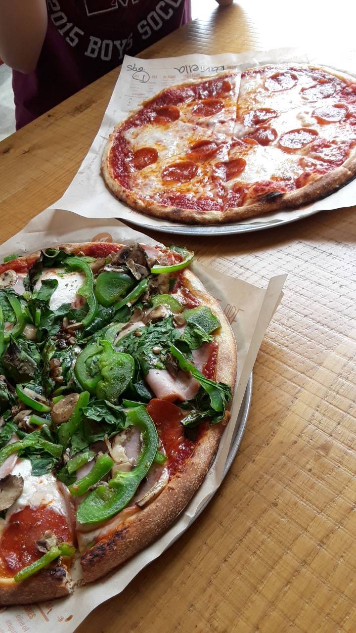 Blaze Pizza | meal takeaway | 7122 Cermak Rd, Berwyn, IL 60402, USA | 7082706058 OR +1 708-270-6058