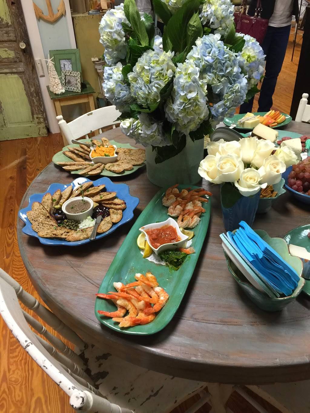 Port Land Grille | restaurant | 1908 Eastwood Rd, Wilmington, NC 28403, USA | 9102566056 OR +1 910-256-6056