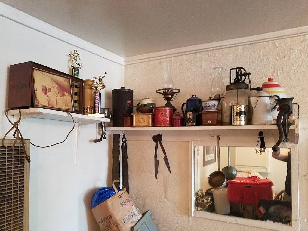 Stutts House of Barbeque | restaurant | 2021 E Apache St, Tulsa, OK 74110, USA | 9184282355 OR +1 918-428-2355