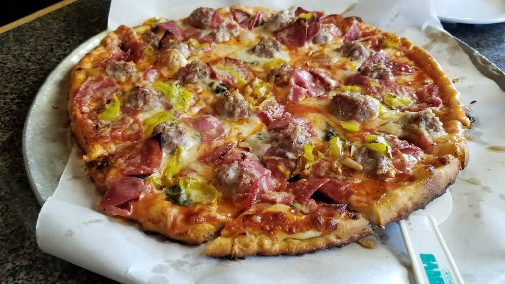 Sammys Pizza & Italian Restaurant | restaurant | 2161 S Oneida St, Green Bay, WI 54304, USA | 9204996644 OR +1 920-499-6644