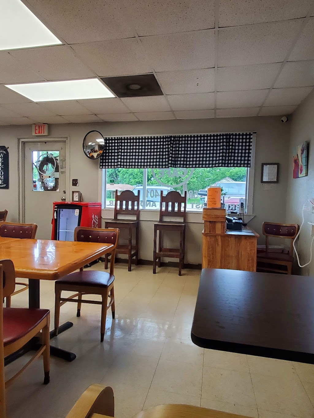 CJs Cafe | restaurant | 304 W Wilson St, Valliant, OK 74764, USA | 5809334401 OR +1 580-933-4401