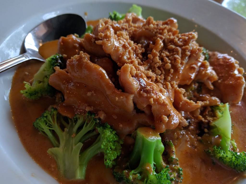 Dee Thai Restaurant | restaurant | 10945 State Bridge Rd #304, Alpharetta, GA 30022, USA | 7707546222 OR +1 770-754-6222