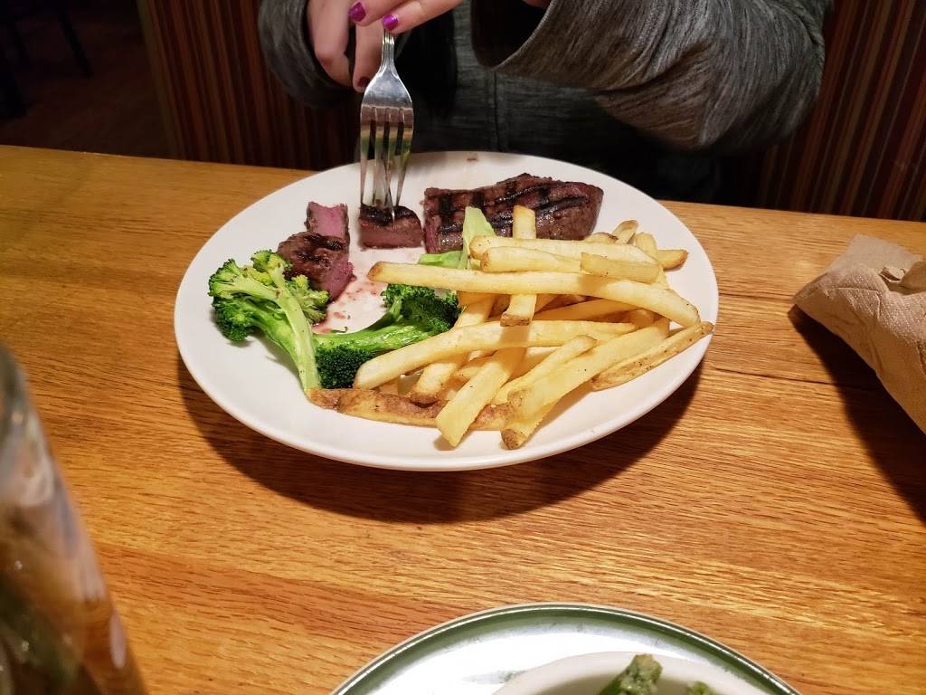 Applebees Grill + Bar | restaurant | 2 Elm St, Woburn, MA 01801, USA | 7819333079 OR +1 781-933-3079