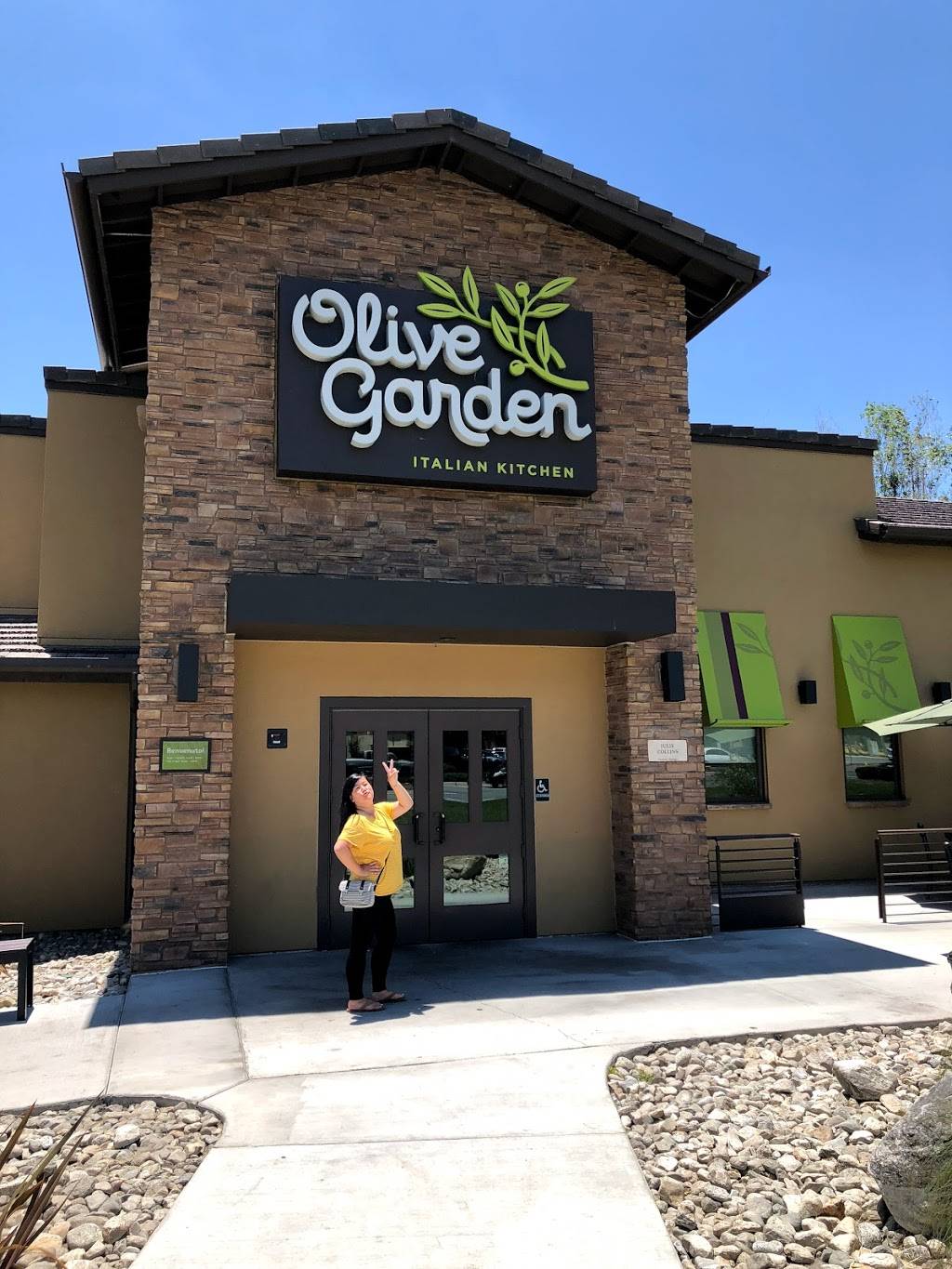 Olive Garden Italian Restaurant | meal takeaway | 3801 Grand Ave, Chino, CA 91710, USA | 9095905465 OR +1 909-590-5465
