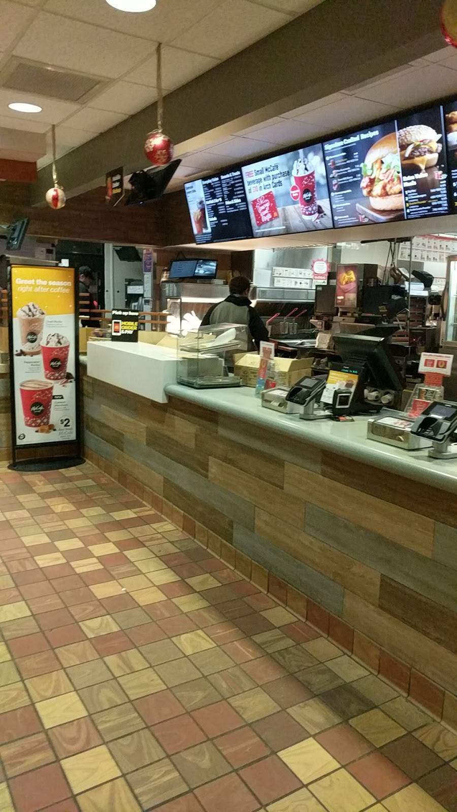 McDonalds | cafe | 90 Lake Dr E, Chanhassen, MN 55317, USA | 9529348530 OR +1 952-934-8530