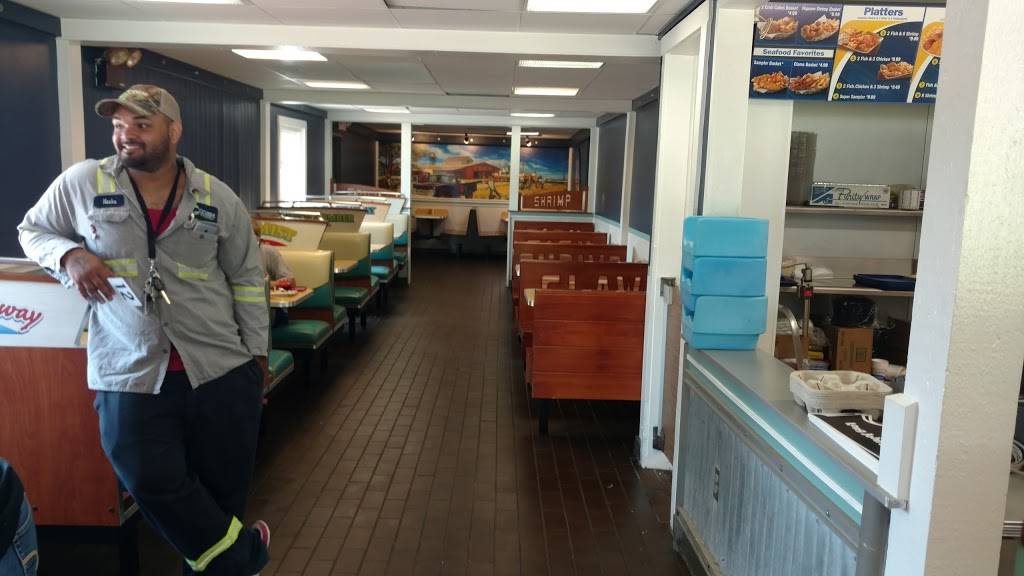 Long John Silvers | restaurant | RR 2 &, Western Ave, Moundsville, WV 26041, USA | 3048100085 OR +1 304-810-0085